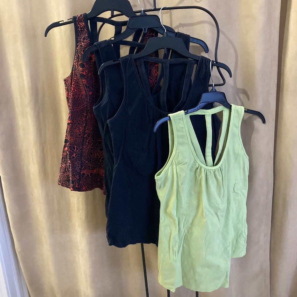4 for 1Rainbeau Curves Active Tank Tops With Built In Sports Bra, size 1 (14-16)